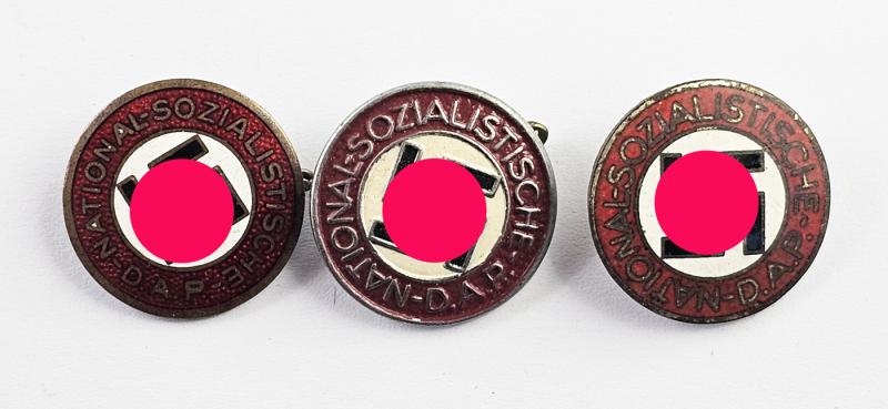 Lot de trois insignes de membre du NSDAP